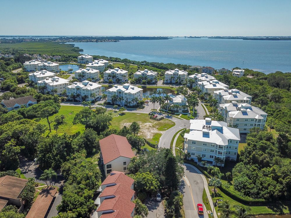 Palma Sola Bay Club: 3410 77th St W, Bradenton, FL 34209